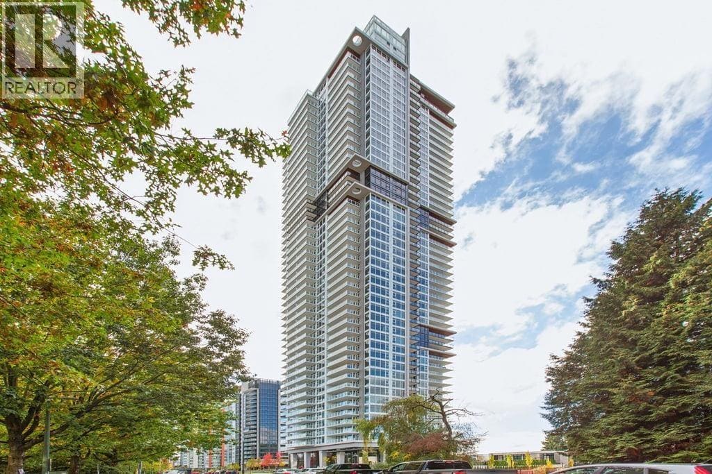 720 Farrow St in Coquitlam, BC - Building Photo