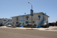 1046 Seacoast Dr in Imperial Beach, CA - Foto de edificio - Building Photo