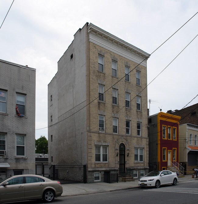 391 Chestnut St in Newark, NJ - Building Photo - Building Photo