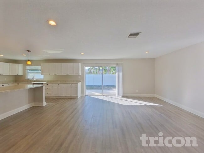 6460 33rd Ave N in St. Petersburg, FL - Building Photo - Building Photo