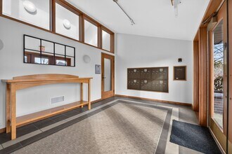 155 N Hanley Rd in St. Louis, MO - Building Photo - Building Photo