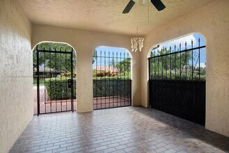 525 SE Brookside Terrace in Port St. Lucie, FL - Building Photo - Building Photo