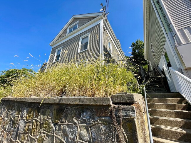 62 School St in Norwich, CT - Building Photo - Building Photo