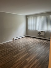 1327 E Prairie Ave in Des Plaines, IL - Building Photo - Building Photo