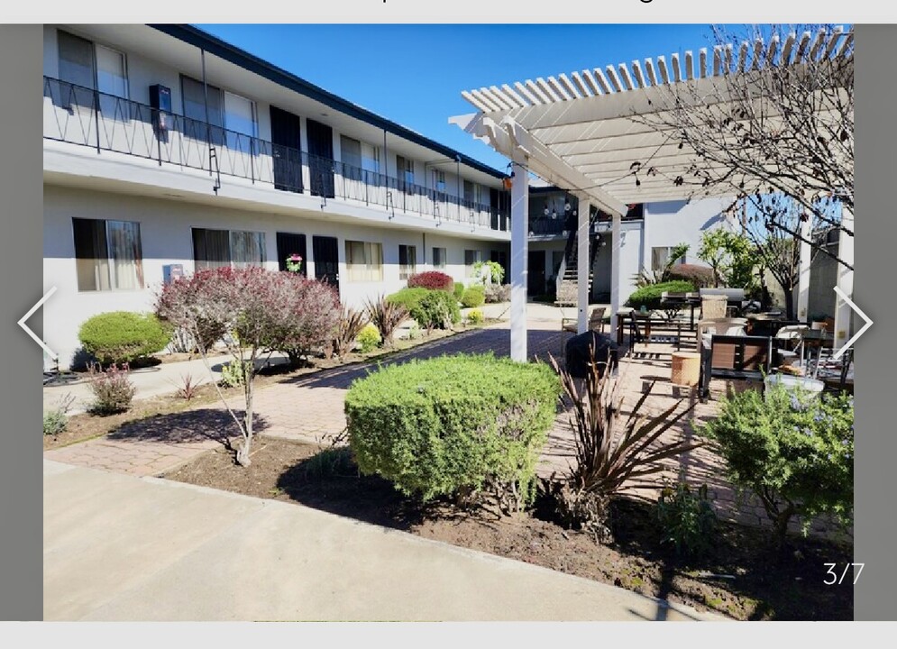 1026 S Flower Apartments in Inglewood, CA - Building Photo