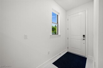 4286 Sonoma Oaks Dr in Naples, FL - Building Photo - Building Photo