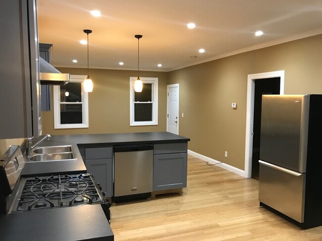 46 Powhattan St in Providence, RI - Building Photo - Building Photo