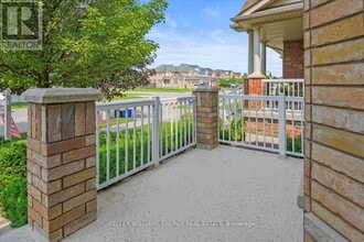 5 Bishopgate St in Whitby, ON - Building Photo - Building Photo