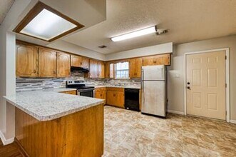 114 S Mitchell St in Conway, AR - Building Photo - Building Photo