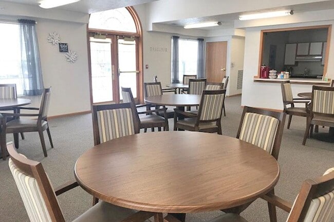 Wyndam Place Senior Residence - Hays