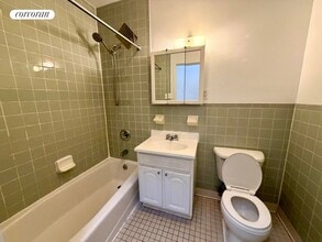 424 E 83rd St in New York, NY - Building Photo - Building Photo
