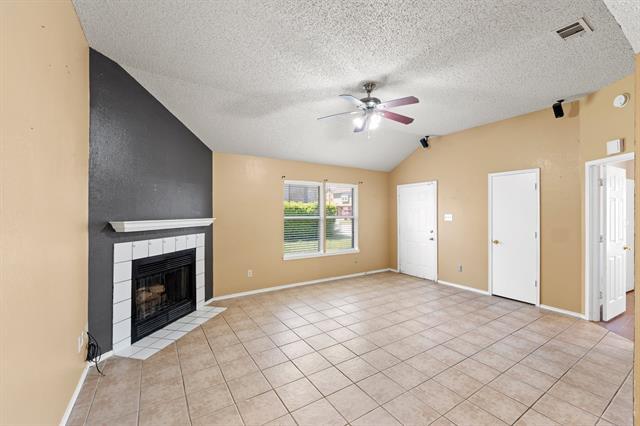 4316 Elliott Oaks Dr in Arlington, TX - Building Photo - Building Photo