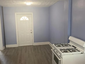 162 Wilcox St in New Britain, CT - Building Photo - Building Photo