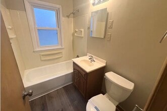 5217 Washburn Ave S in Minneapolis, MN - Foto de edificio - Building Photo