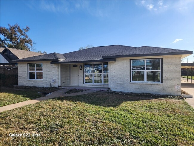 property at 702 McDaniel St