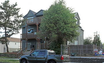 Victorian Manor Apartments in Tacoma, WA - Building Photo - Building Photo