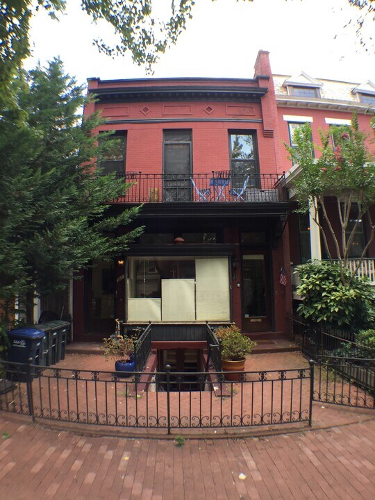218 9th St SE, Unit Basement in Washington, DC - Foto de edificio
