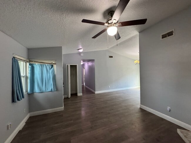 511 Gaspar Ave in Deltona, FL - Building Photo - Building Photo