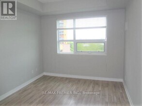 840-840 Queens Plate Dr in Toronto, ON - Building Photo - Building Photo