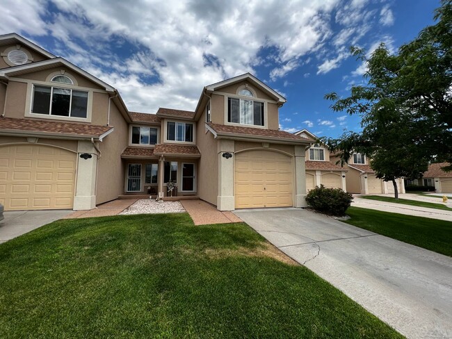 2150 Water Blossom Ln in Fort Collins, CO - Foto de edificio - Building Photo