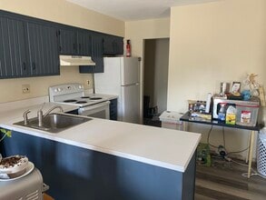 500 Campbell Cir, Unit H-18 in Downingtown, PA - Building Photo - Building Photo