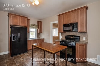 828 Logan St SE in Grand Rapids, MI - Building Photo - Building Photo