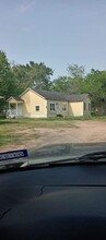 310 N Kleas St in Edna, TX - Building Photo - Building Photo