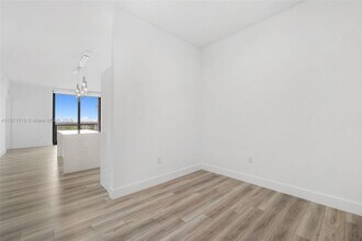 101 Diplomat Pkwy, Unit 0605 in Hallandale Beach, FL - Foto de edificio - Building Photo