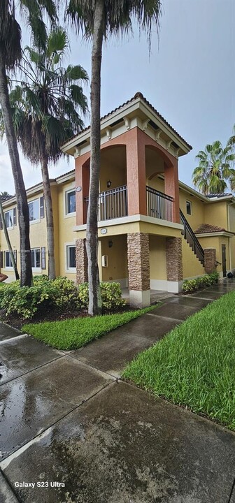 935 NE 33rd Terrace in Homestead, FL - Building Photo