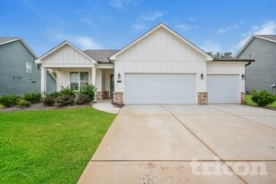 173 Everett Sq in Mcdonough, GA - Building Photo