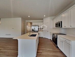 305 Pne Hl Ct in Delaware, OH - Building Photo - Building Photo