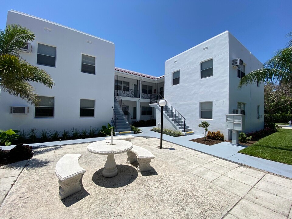 1519 S Olive Ave-Unit -7 in West Palm Beach, FL - Building Photo