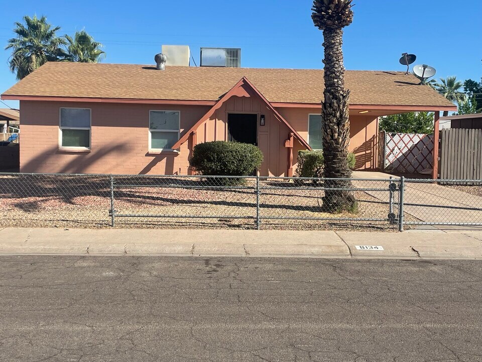 6134 W Cavalier Dr in Glendale, AZ - Building Photo
