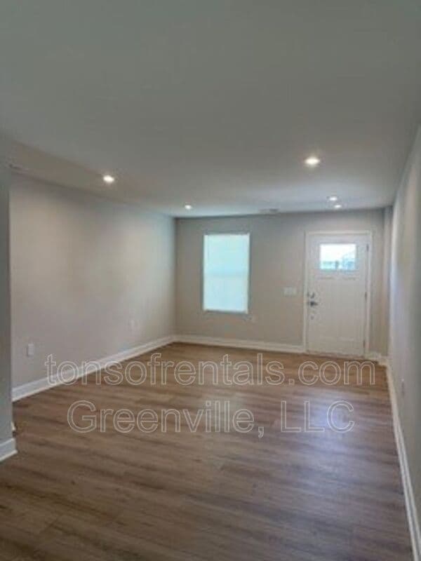 4527 Duparc Way in Spartanburg, SC - Building Photo - Building Photo