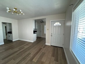 1128 Orange Ave in Long Beach, CA - Foto de edificio - Building Photo