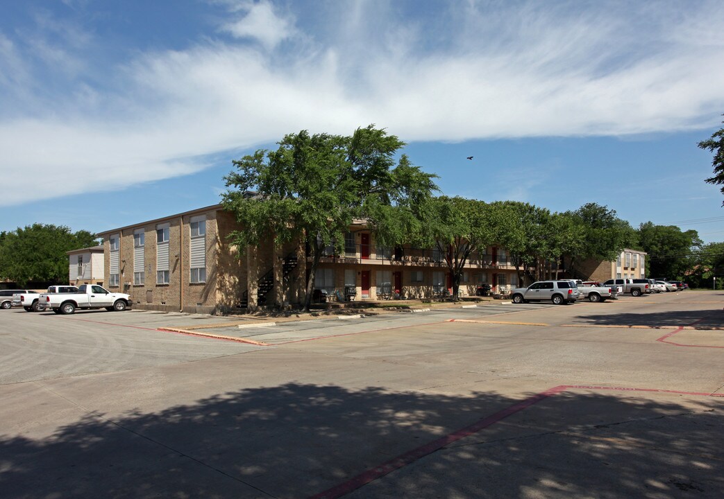 Solana in Garland, TX - Building Photo