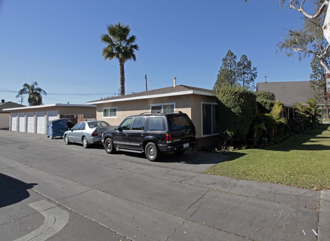 9712 Belfast Dr in Garden Grove, CA - Building Photo - Building Photo