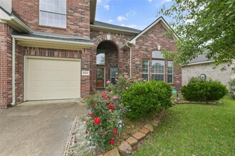 18111 Blues Point Dr in Cypress, TX - Building Photo - Building Photo