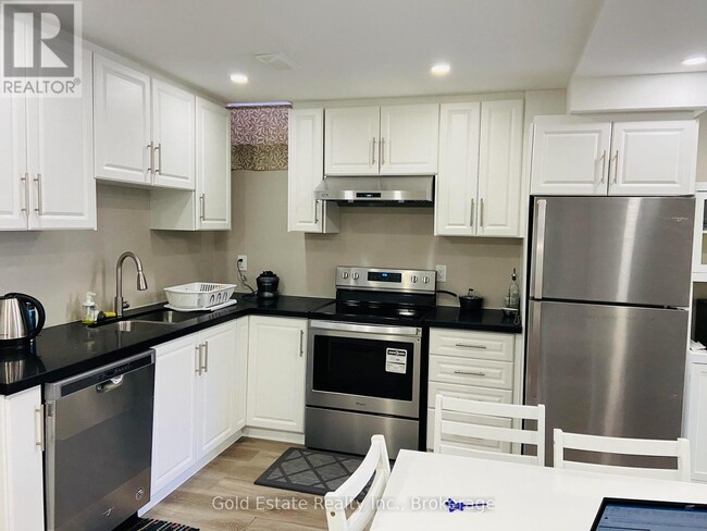 3158 Baytree Ct in Mississauga, ON - Building Photo - Building Photo