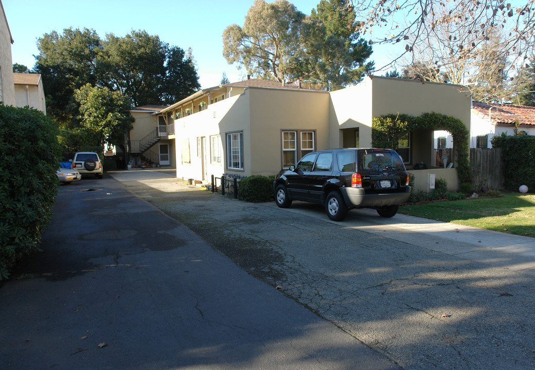 740 Palo Alto Ave in Mountain View, CA - Building Photo