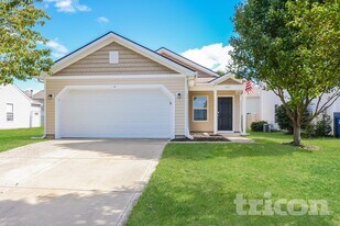 7925 Liberty School Ln in Indianapolis, IN - Building Photo