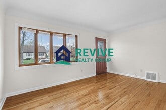 9725 Fox Ave in Allen Park, MI - Building Photo - Building Photo