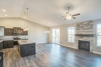 2001 Morning Side Pl, Unit 2001 in Maryville, IL - Foto de edificio - Building Photo