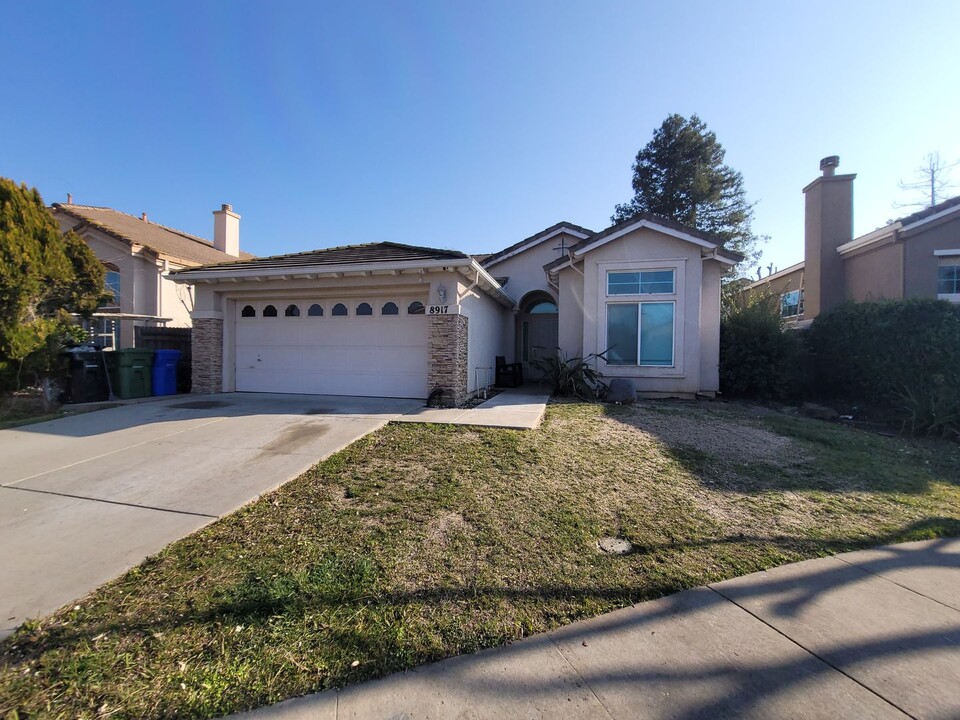 8917 Altameda Pl in Elk Grove, CA - Building Photo