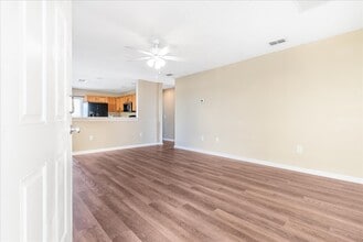 233 Southbridge Cir in Kissimmee, FL - Foto de edificio - Building Photo