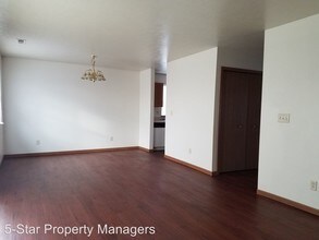 219 Tanglewood Dr-Unit -Apt. A in Goshen, IN - Foto de edificio - Building Photo