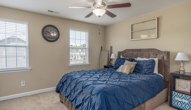 602 Ebb Tide Ln in Sneads Ferry, NC - Foto de edificio - Building Photo