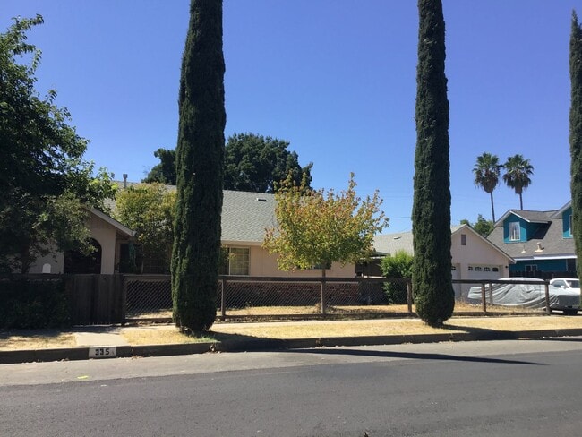 335 Nevada St in Gridley, CA - Building Photo - Building Photo