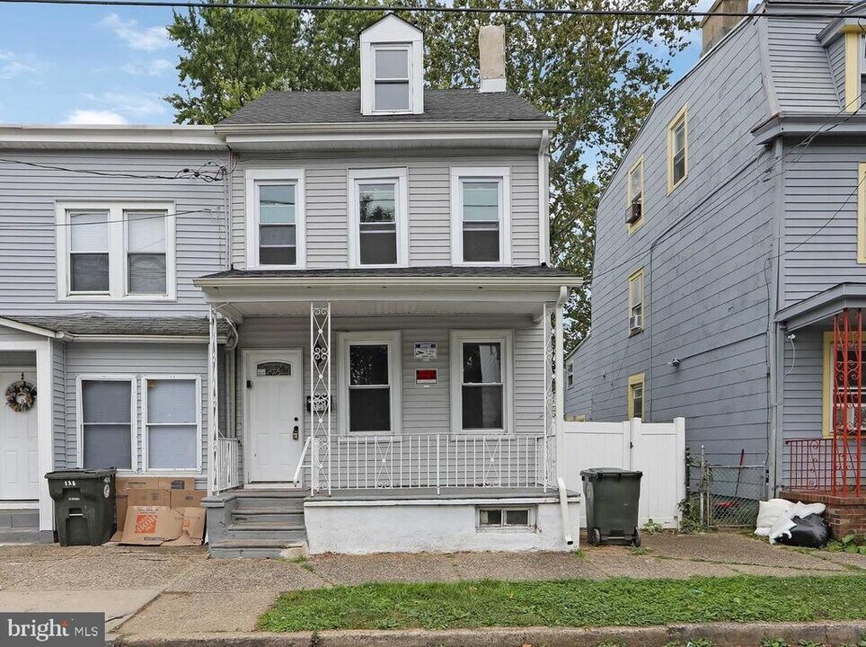 133 E Federal St in Burlington, NJ - Building Photo