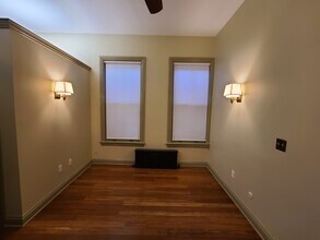 2092 N Milwaukee Ave, Unit 2 rear in Chicago, IL - Building Photo - Building Photo